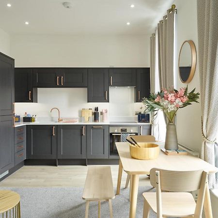 Curb Properties - Super 2 Bed Apartment 5 Min From Town Centre Челтенхам Экстерьер фото