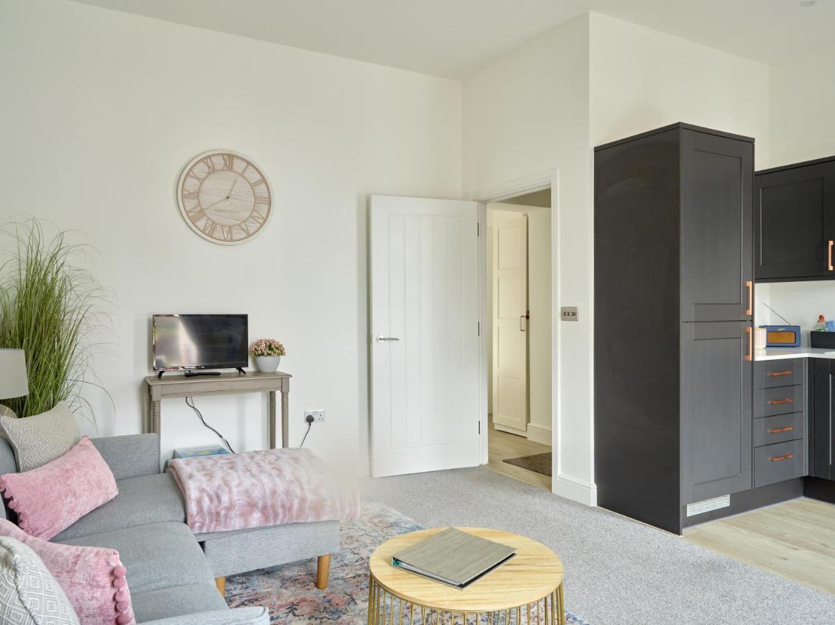 Curb Properties - Super 2 Bed Apartment 5 Min From Town Centre Челтенхам Экстерьер фото