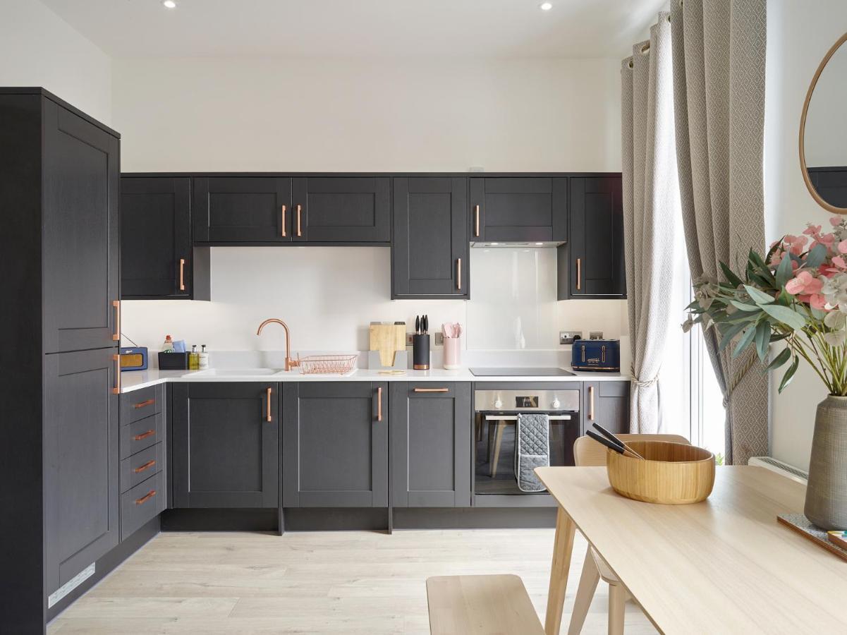 Curb Properties - Super 2 Bed Apartment 5 Min From Town Centre Челтенхам Экстерьер фото